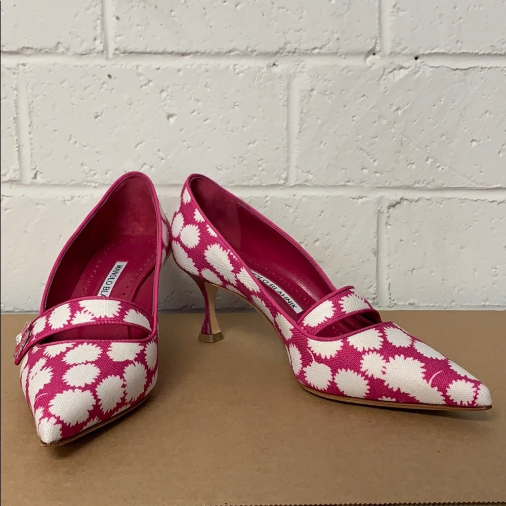 Manolo Blahnik Fuchsia Floral Pointed Pump